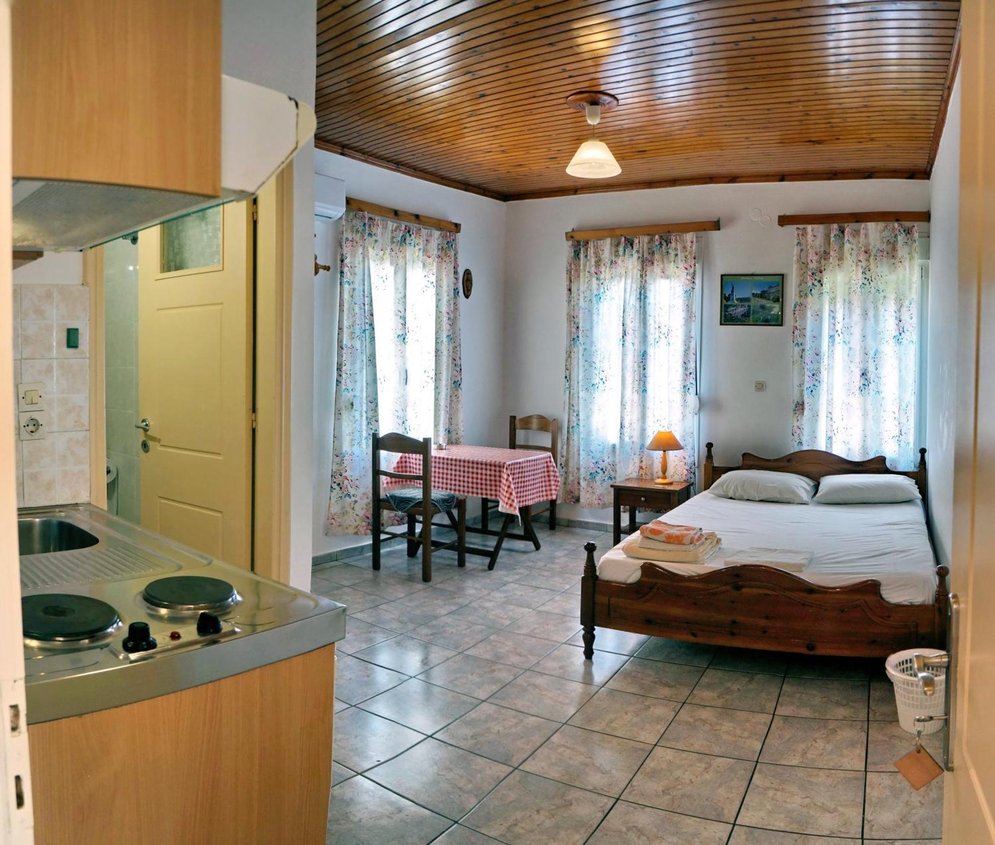 Angelos Rooms Mytilene Exterior photo