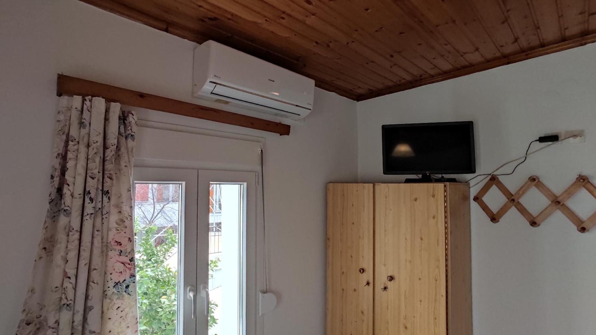 Angelos Rooms Mytilene Exterior photo