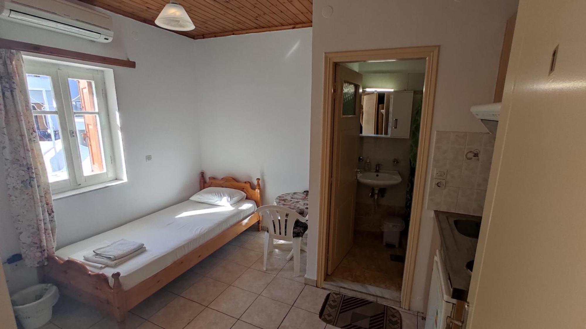 Angelos Rooms Mytilene Exterior photo
