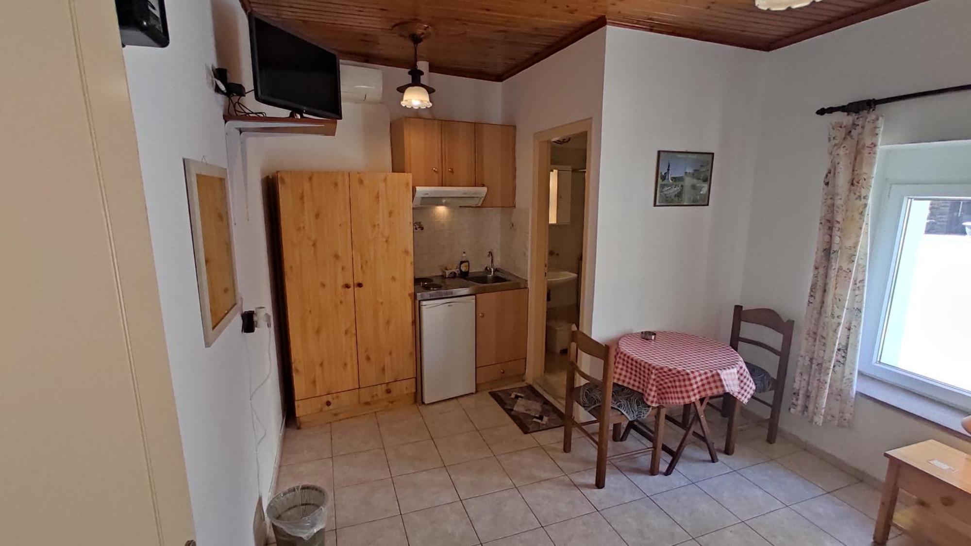Angelos Rooms Mytilene Exterior photo