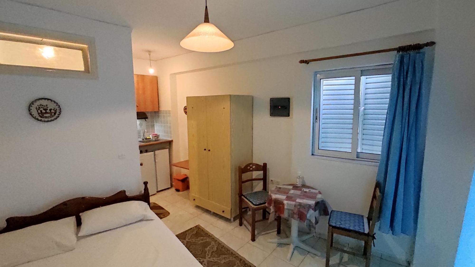 Angelos Rooms Mytilene Exterior photo